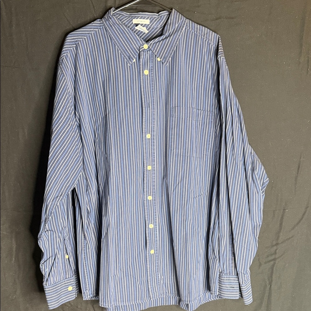 Old Navy Men's Blue and White Striped Shirt